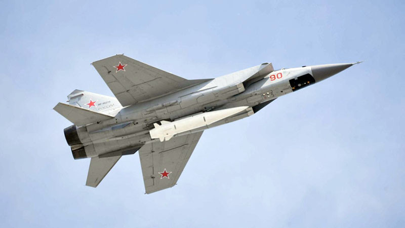 Руските сили удариха с "Кинжал" енергийни и транспортни обекти, използвани от ВСУ