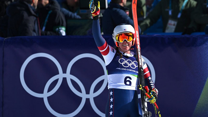 Брийзи Джонсън спечели тъжното спускане в Кортина