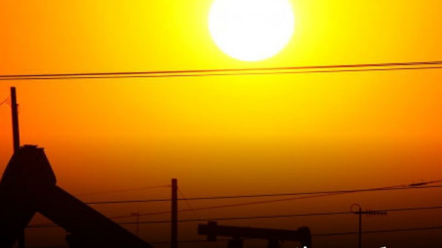 Цените на петрола се понижиха в ранната търговия днес след като