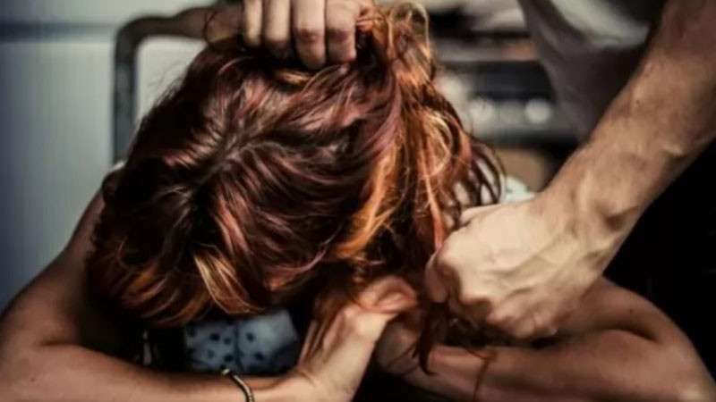 Проф. Огнян Минчев с ужасяващ разказ: Три години бежанец тормози и бие млада българка в София