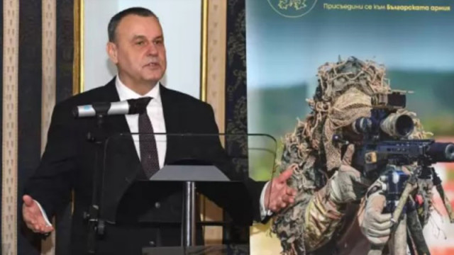 Заместник министърът на отбраната Радостин Илиев връчи награди на военнослужещи