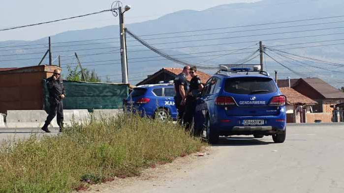 Шестимата, задържани за рекет и лихварство в Кюстендилско, остават зад решетките
