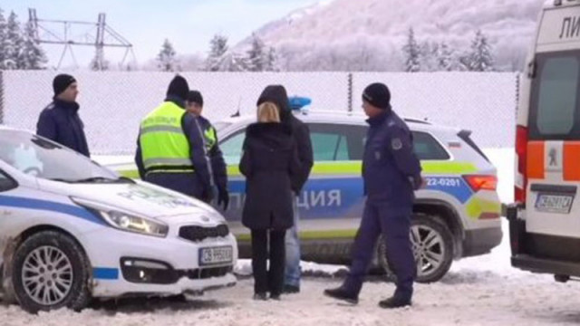 Материалите съдържат множество разпити на свидетели заключения от експертизи протоколи