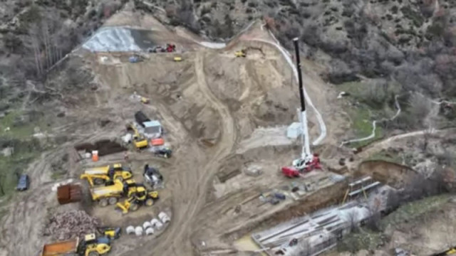 Напредва строителството на обходния път на Кресна който трябва да