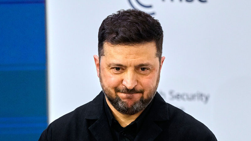 Шегаджията Зеленски в Мюнхен: Аз съм по-млад от Путин – това е важно. Той няма твърде много време