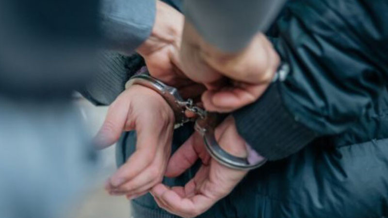 СГС остави в ареста мъжа, намушкал двете си деца и майка си