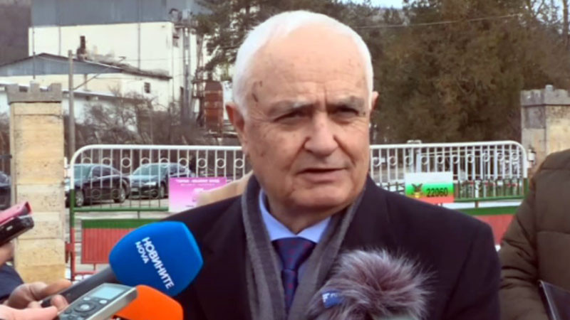 МО: Първите пет бойни машини „Страйкър“ пристигнаха на пристанище Бургас