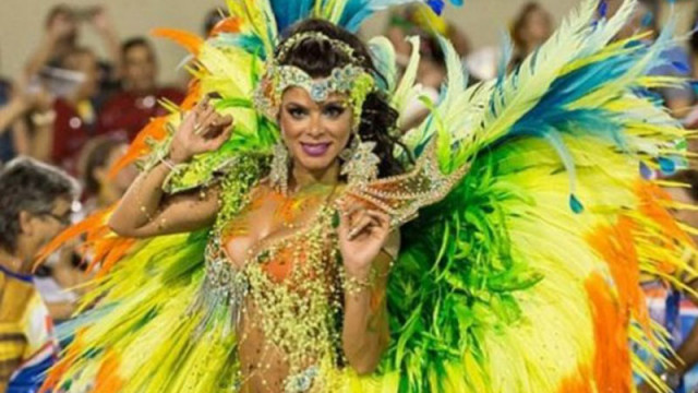Карнавалът в Рио е в разгара си Политиката обаче успя