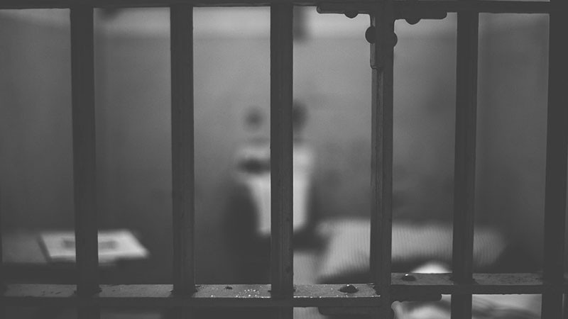 Омбудсманът: В затворите се употребява опасен опиат с неясен състав, наречен "билка"