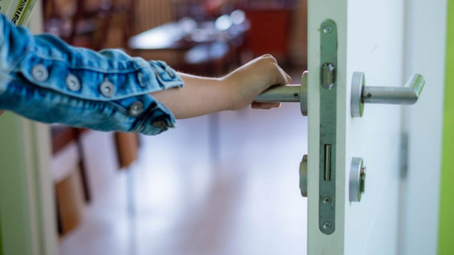 Детето нападна преподавател с ключове в окото имаше и ритници