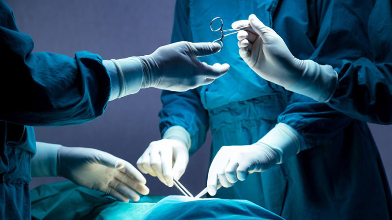 Извадиха тумор колкото пъпеш от корема на жена в Бургас