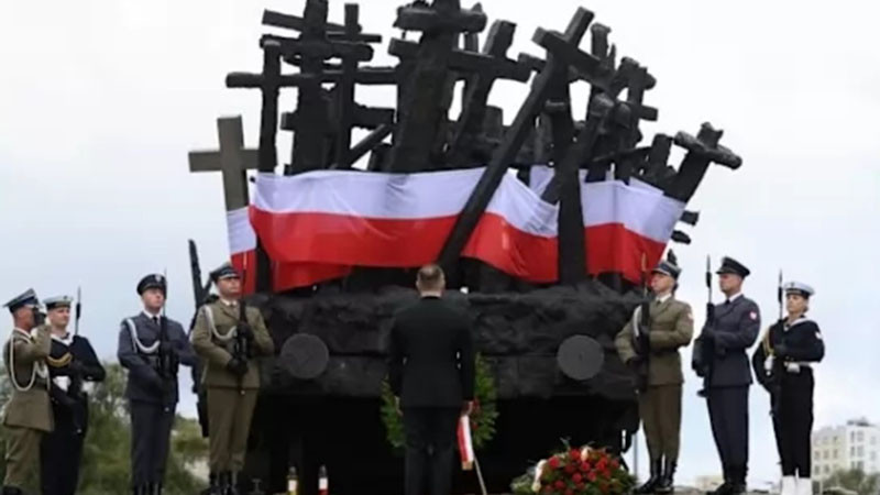 Financial Times: Полша ще иска от Русия репарации за "съветското господство"