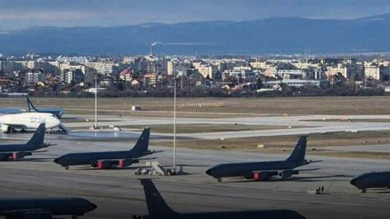 Aмериканска военни самолети на Терминал 1 на летище София