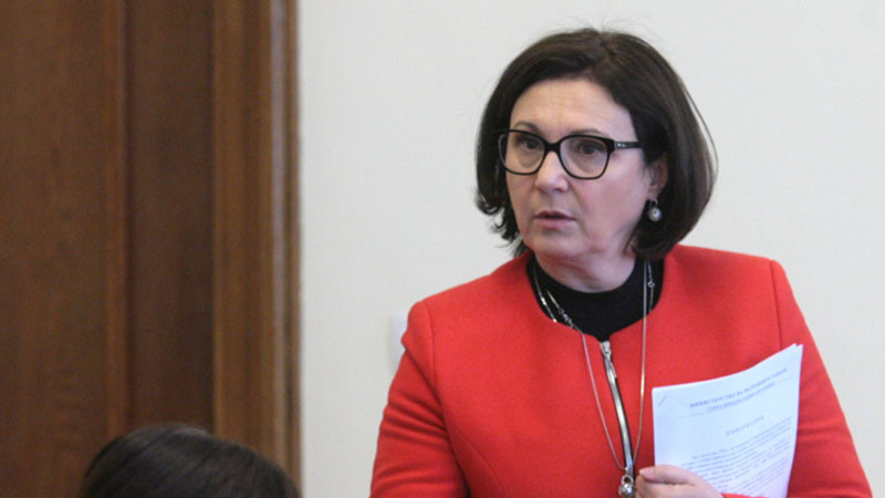 Гюров назначи Румяна Бъчварова за началник на кабинета си