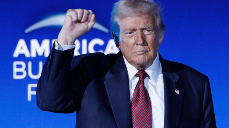 Летището в Палм Бийч вече ще носи името на Тръмп