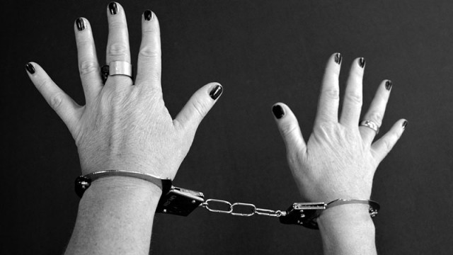 Втората инстанция потвърди задържането стража на 28 годишна жена обвинена