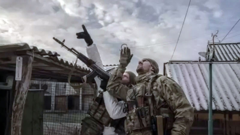 "Фигаро": На фронта в Донбас украинците водят дантевска битка за оцеляване срещу руската ламя