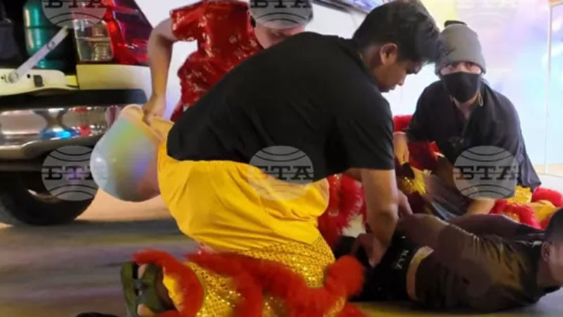 Тайландски полицаи се дегизираха като танцуващи лъвове, за да заловят сериен обирджия (ВИДЕО)