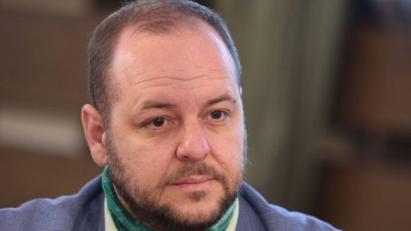 Сандов пусна снимка от "кървавата" хижа "Петрохан", където търсел прохлада със семейстото си