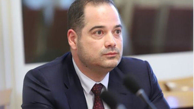 Калин Стоянов Фейсбук Тази сутрин още един представител на партията