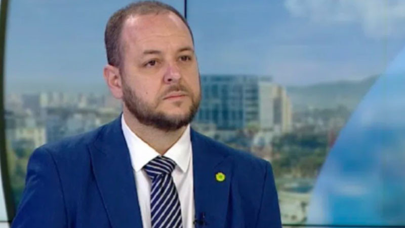 Сандов продължава да хвали хората Калушев