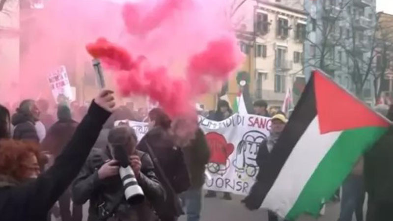 Стотици протестираха във Верона преди церемонията по закриването на Олимпийските игри