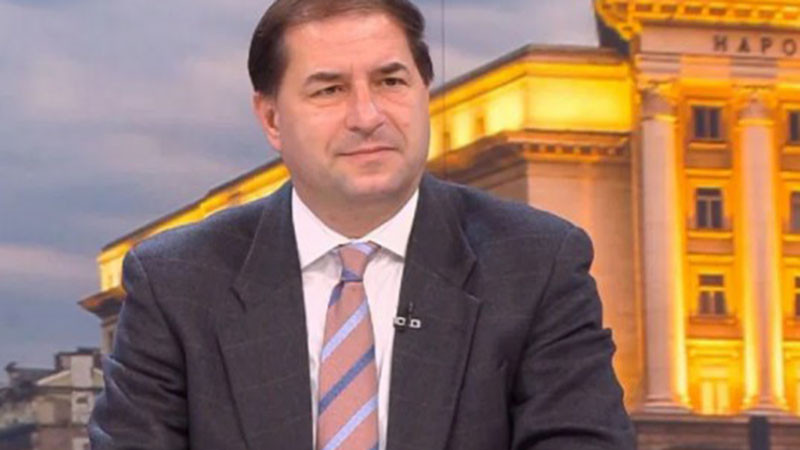 Доц. д-р Борислав Цеков: Не служебна власт, а партийна узурпация