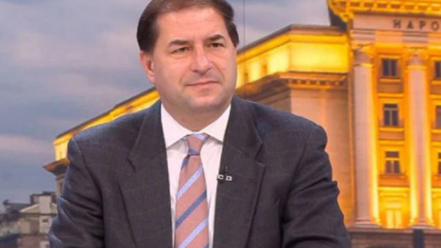 Доц. д-р Борислав Цеков: Не служебна власт, а партийна узурпация