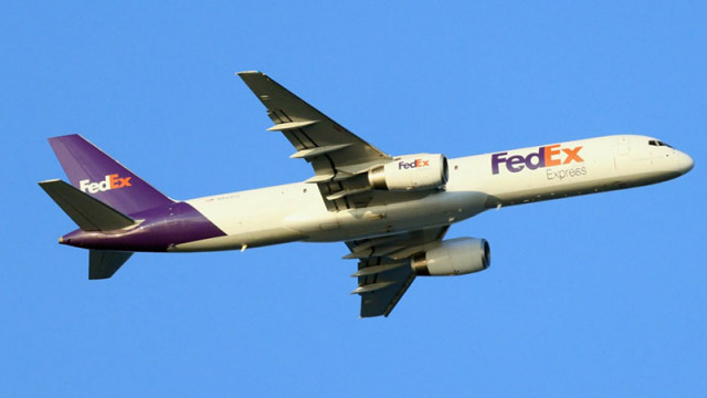 FedEx съди САЩ за пълно възстановяване на "незаконните мита"