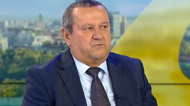 Министър Адемов: Хората трябва да са спокойни, социалните плащания са гарантирани