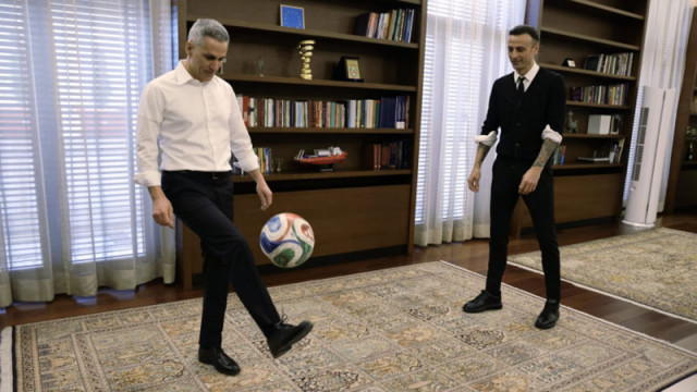 Димитър Бербатов влиза в екипа на Гюров като съветник по въпросите на младежта и спорта