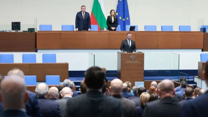 Депутатът, постъпил в НС на мястото на Адемов в НС, напусна групата на АПС