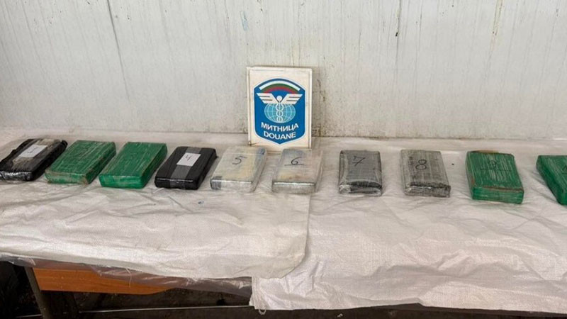 Задържаха кокаин и злато за над 1 430 000 евро на МП "Капитан Андреево"