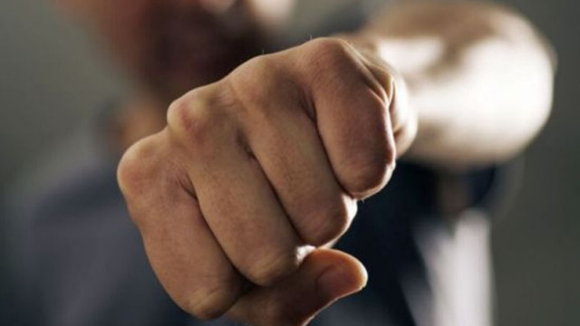 Прокуратурата в Бургас разследва побой между ученици в двора на училище