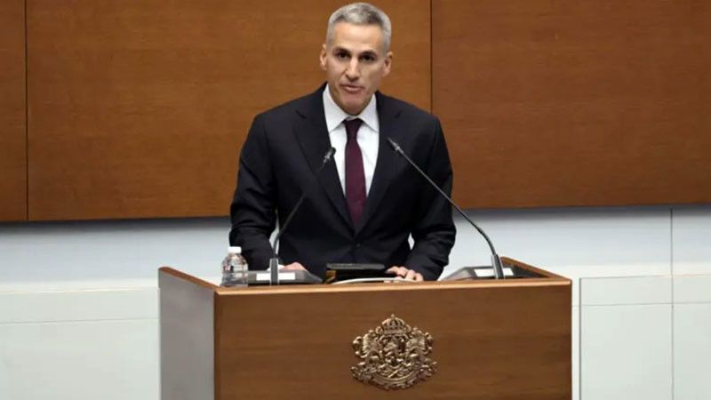 След нова порция скандали: Андрей Гюров все пак се яви в парламента - (ВИДЕО)