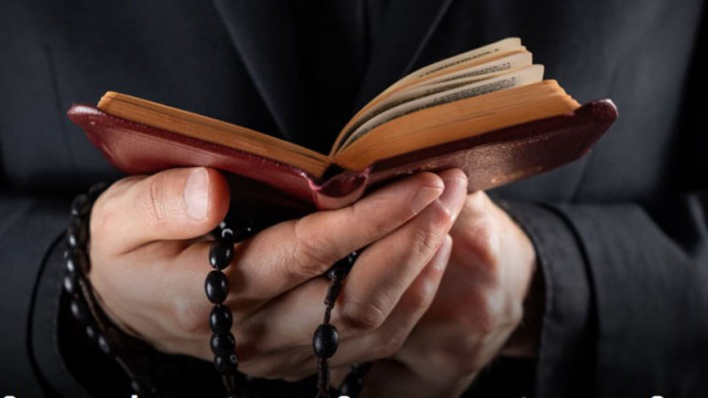 Свещеник от Солун на съд, измамил членове на паството си с над 1,3 милиона евро дарения