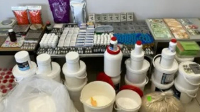 Митничари задържаха близо 16 хиляди нелегални опаковки лекарства, допинг и хранителни добавки