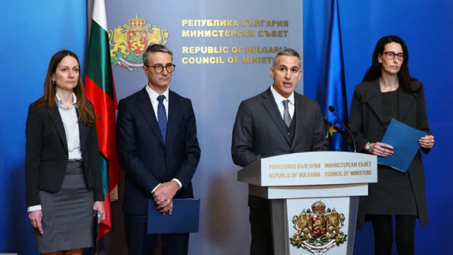 Гюров: Водата е задържана да „избухне“ при служебния кабинет, а сметките за ток не са изненада