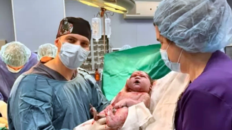 „Малък гигант“: Лекари от „Майчин дом“ изродиха бебе с тегло близо 6 кг
