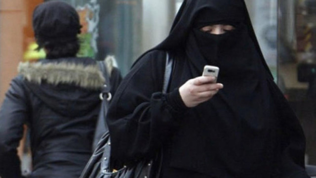 Гърция обмисля забрана за носене на бурка от непълнолетни