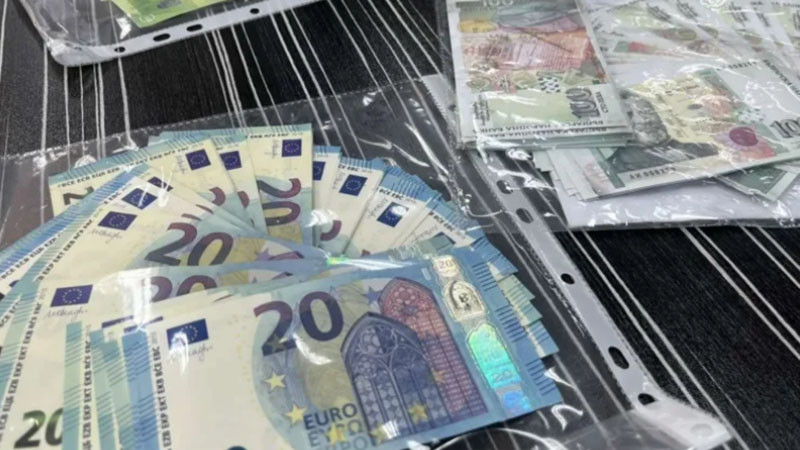 Двама задържани за канал за фалшиви документи и евробанкноти в София