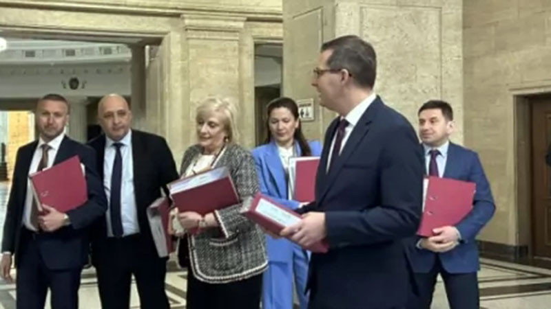 ДПС се регистрира за изборите с 12 222 подписа: Ще направим кампания за позитивното бъдеще