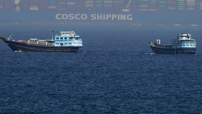 Иран заплаши, че ще атакува всеки кораб, който се опита да премине през Ормузкия проток