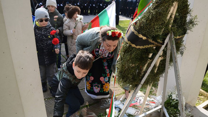 С общоградско шествие Варна отпразнува националния празник 3 март