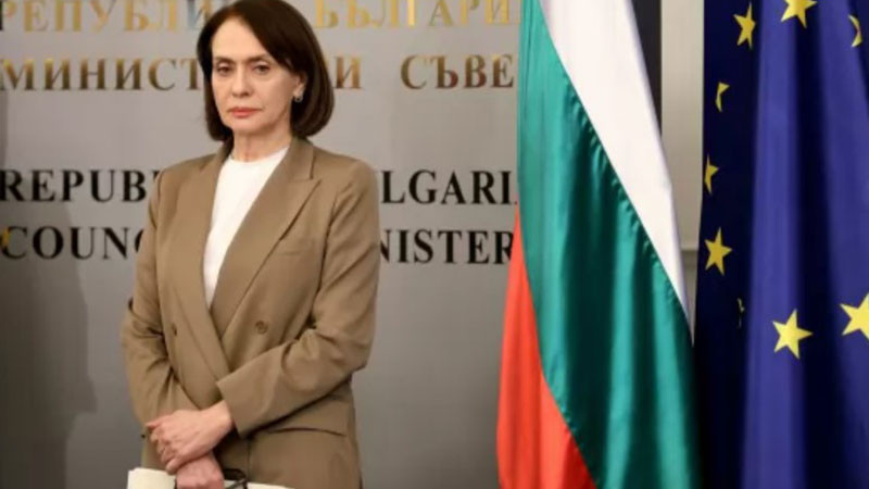 Външният министър: В сряда изпращаме самолети за евакуация на българи, блокирани в Близкия изток