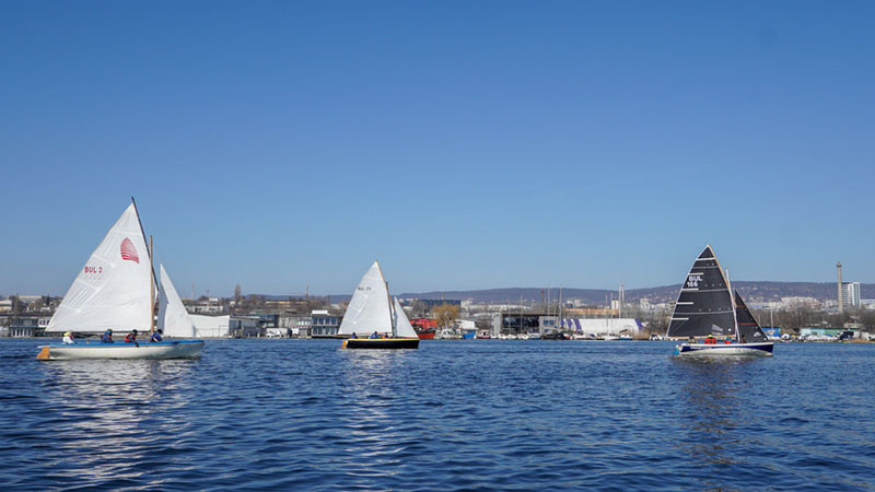 12 екипажа се включиха в 70-а юбилейна ветроходна регата "Трети март" - Варна 2026