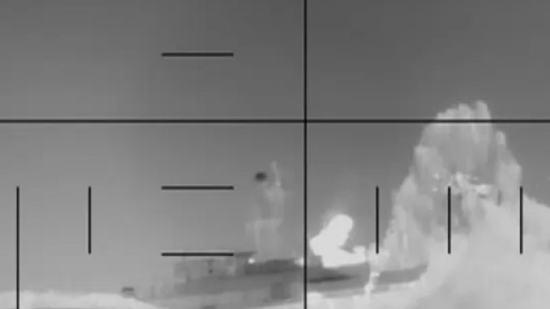 За първи път след Втората световна война: САЩ публикуваха видео от потапянето на ирански боен кораб