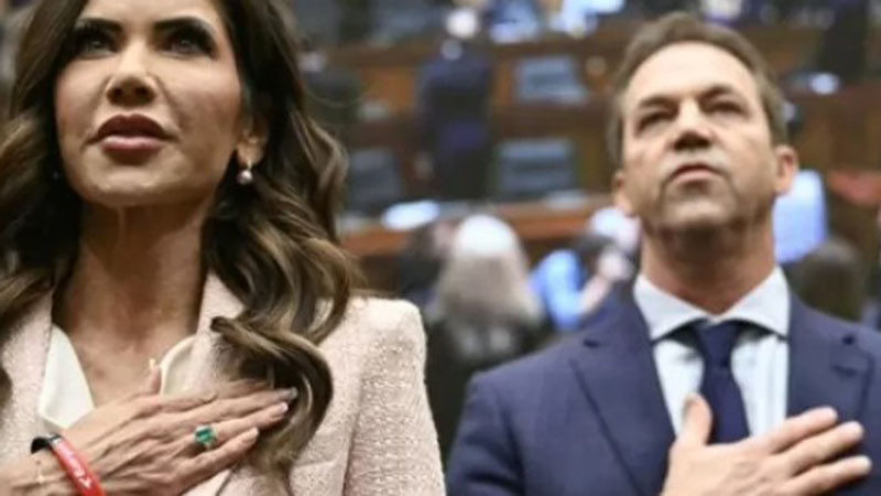 Скандал в Конгреса: Кристи Ноем разпитвана под клетва за „сексуални отношения с Кори Левандовски“