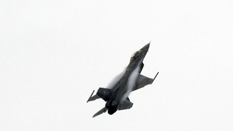 Липса на ракети от САЩ спряла украинските F-16 да свалят дронове