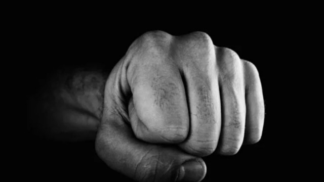 Социалните работят по извеждане на 13-годишно момче от дома му заради насилие